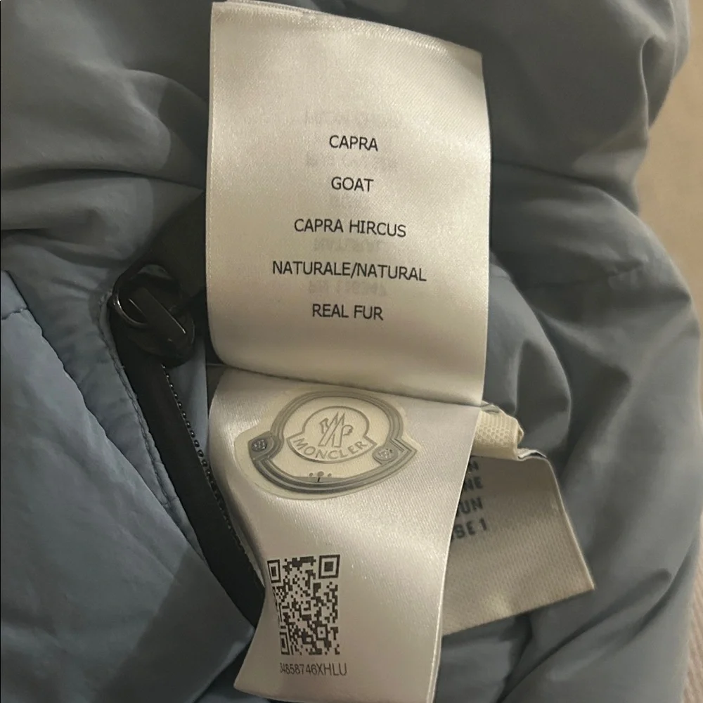 Moncler Sky Blue Puffer Jacket with White Faux Fur Collar - Picture 7 of 8
